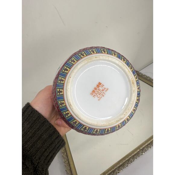 Vintage ginger jar, pink ginger jar with detailed flowers and a bird, Chinese - Picture 7 of 9